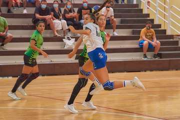  El Rocasa sufre para mantenerse invicto ante un BM Salud liderado por Elena Martínez/TA.